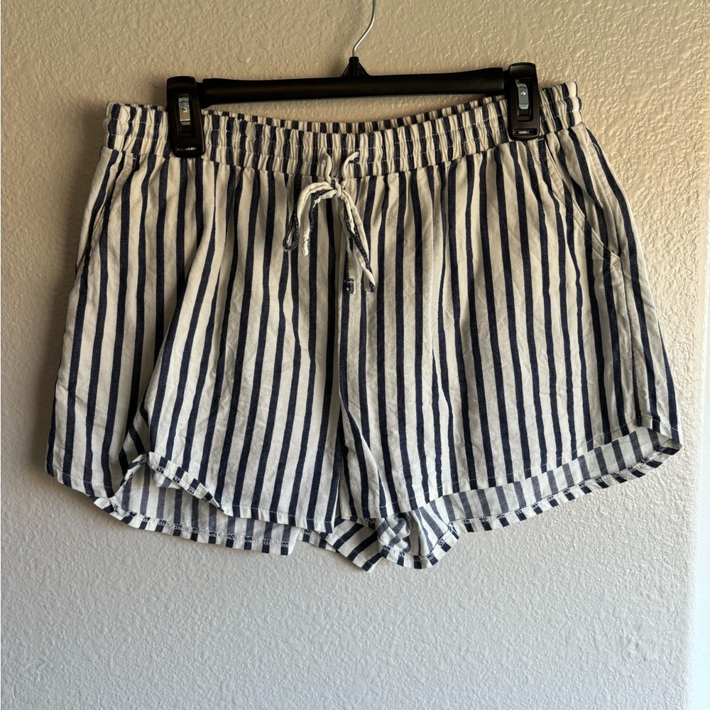 Blue stripped linen shorts